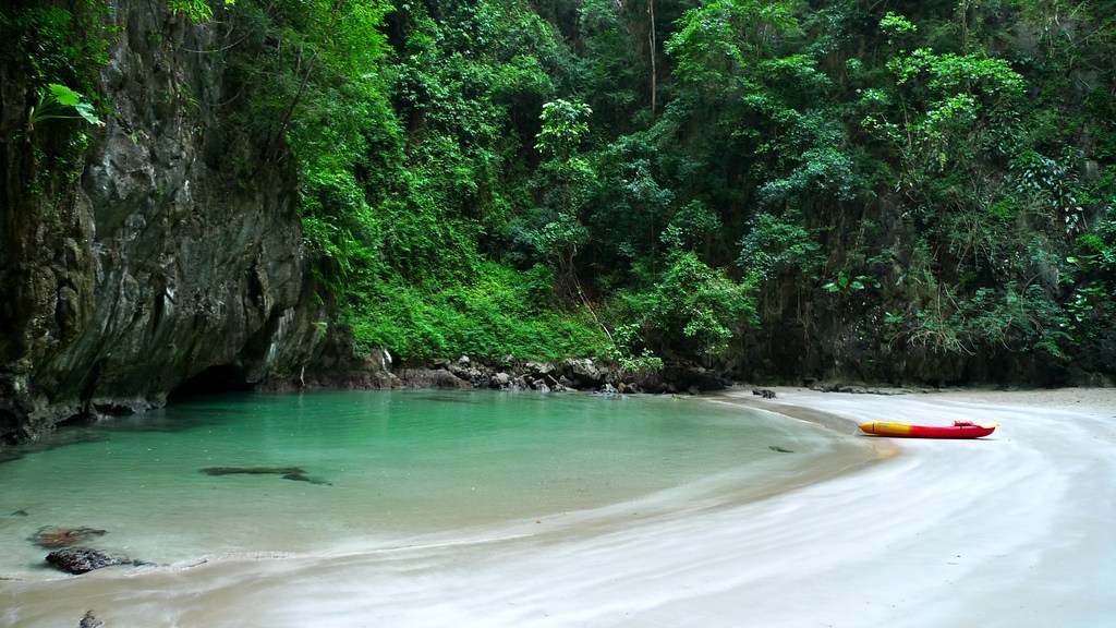 Cave Emerald (Tham Morakot) ,emerald cave