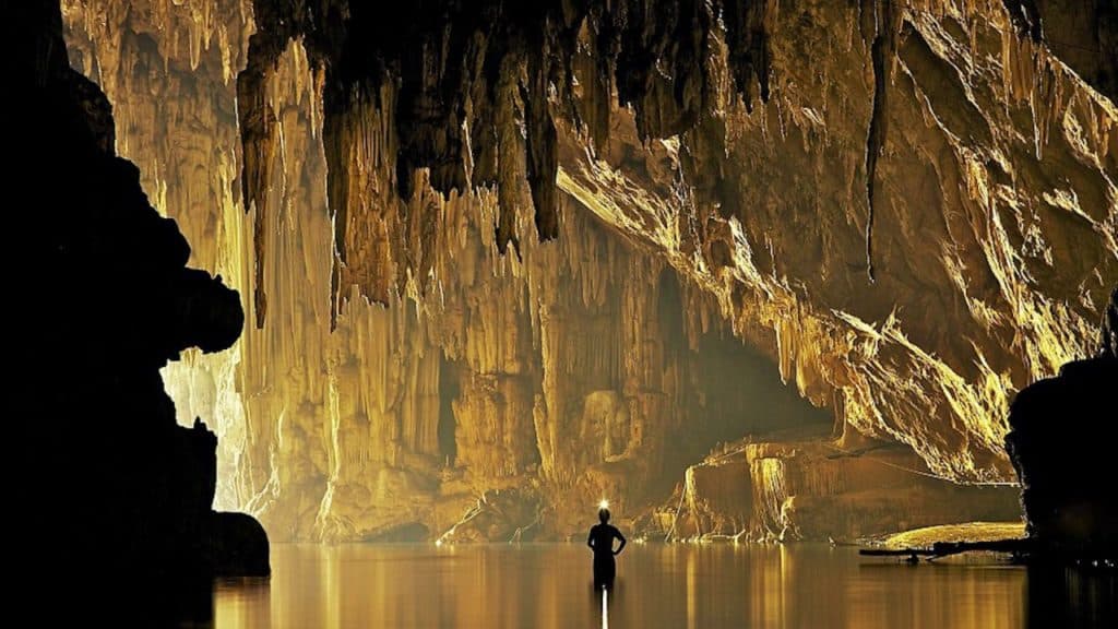 The Thamlod Caves, The Great White Buddha, pai, thailand, blog on travel, mr jungle trek, north thailand, hotspring, walking street, things to do, The Pai Canyon 